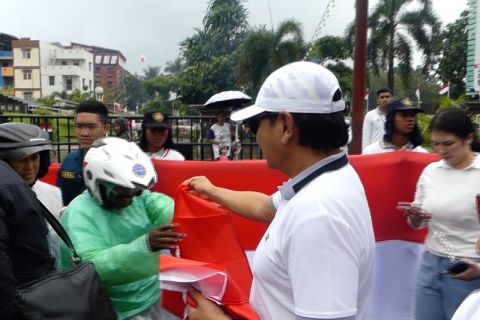 Kobarkan nasionalisme, Maluku bagikan 6.300 bendera Merah Putih,