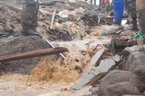 Belasan rumah warga di Ternate rusak akibat diterjang banjir bandang
