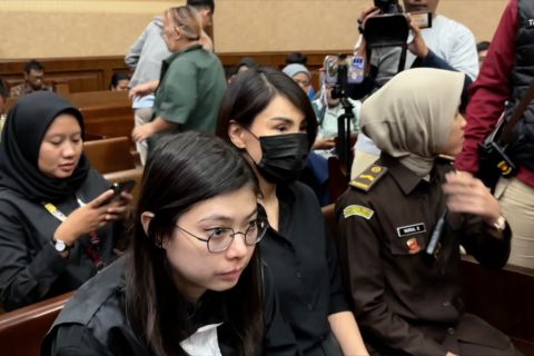 Helena Lim jalani sidang perdana kasus dugaan korupsi PT Timah