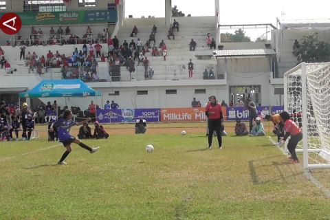 Pembinaan sejak dini untuk ciptakan pesepak bola putri berprestasi