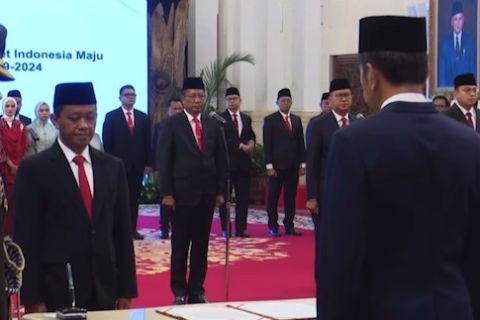 Jokowi minta Bahlil optimalkan potensi & produksi SDA di Kemen ESDM