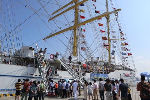 Sandar di Shanghai, KRI Bima Suci diserbu pengunjung