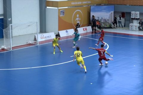 Pesta gol tim futsal NTT atas Sulbar kubur asa Sumut ke semifinal