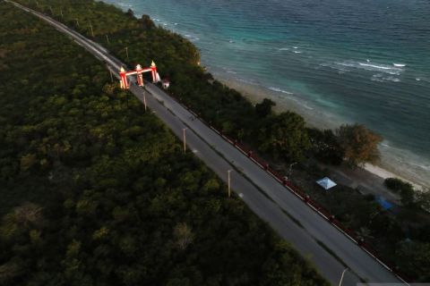 Wisata Pantai Mutiara di Buton Tengah