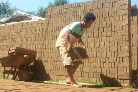 Pemanfaatan KUR untuk usaha batu bata