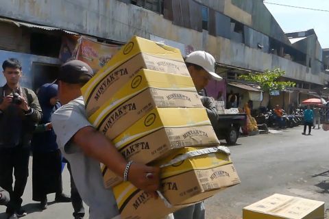 Dinkopdag Temanggung gelar operasi pasar minyak goreng di tiga wilayah