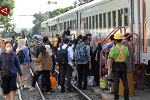 KA commuter di Jatim tambah gerbong untuk penuhi animo pengguna