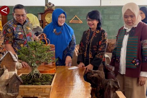 Produk IKM perkayuan Jabar layak bersaing dengan produk luar negeri