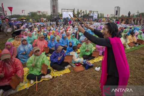 Festival Rampak Genteng simbol kehidupan warga Jatiwangi