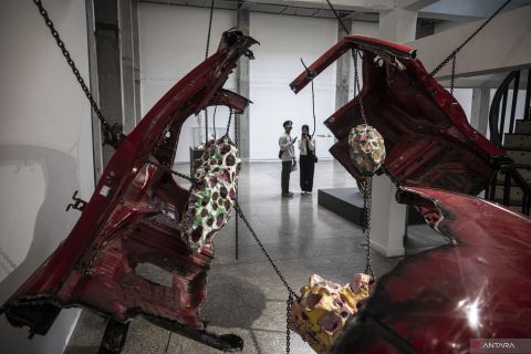 Pameran seni rupa Kawah Ojol