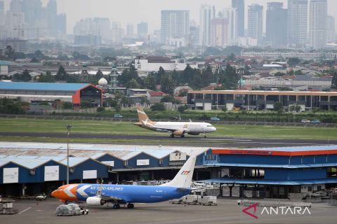 Harga tiket penerbangan domestik turun 10 persen selama libur Natal - Tahun Baru 2025