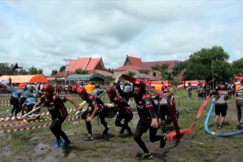 Puluhan relawan Redkar Kalteng adu ketangkasan padamkan karhutla