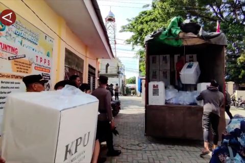 Distribusikan logistik Pilkada, KPU Kota Palu berharap tak ada PSU