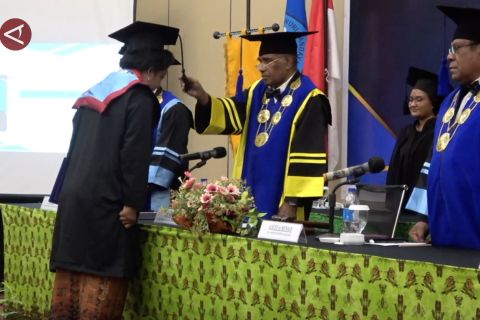 LLDKTI &nbsp;Papua salurkan 2100 beasiswa bagi mahasiswa kurang mampu