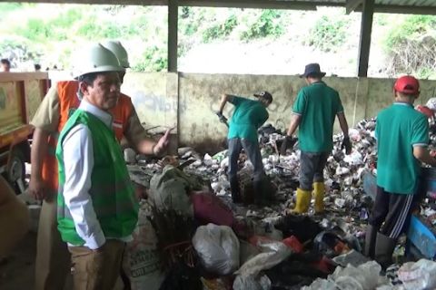 Menteri Hanif sebut penanganan sampah di Yogyakarta dimulai dari hulu