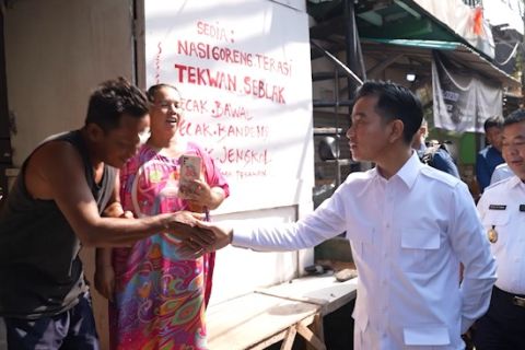 Wapres Gibran kunjungi warga terdampak banjir rob di Muara Angke