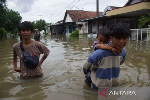 Ratusan rumah terendam banjir akibat luapan Sungai Afvour Watudakon di Jombang
