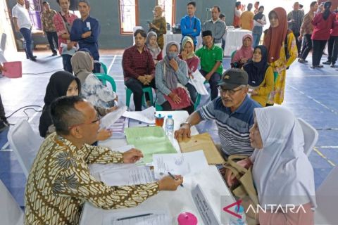 Warga terima pembayaran ganti rugi tanah untuk pembangunan Jalan Tol Yogyakarta-Bawen