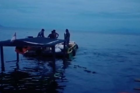 14 penumpang kapal kayu dievakuasi usai ditabrak kapal cepat di Tidore