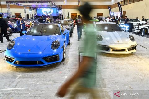 Melihat modifikasi mobil keren di Jakarta International Automodified 2024