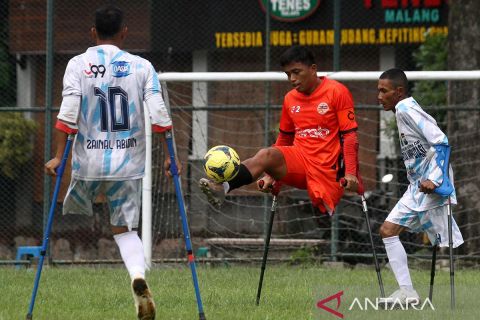 Delapan tim penuh semangat ikuti kompetisi sepak bola amputasi Piala Menpora di Malang
