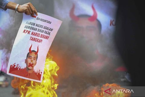 KPK dituntut tangkap buronan Harun Masiku terkait kasus suap PAW anggota DPR