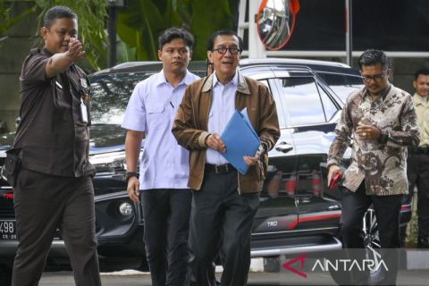 Mantan Menkumham Yasonna Laoly diperiksa KPK