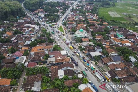 Pembatasan angkutan barang saat libur Nataru berimbas kemacetan di Pantura