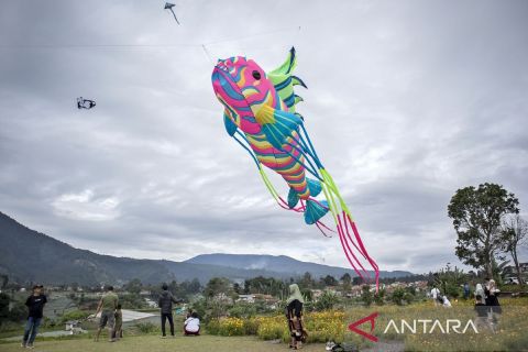 Festival Layang-layang sebagai daya tarik pariwisata saat liburan di Kabupaten Bandung Barat