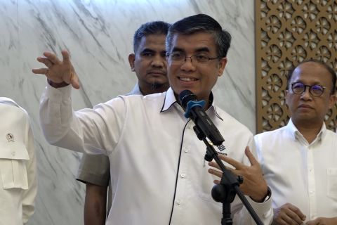 Menaker umumkan UMP & UMK 2025 mulai berlaku 1 Januari tahun depan