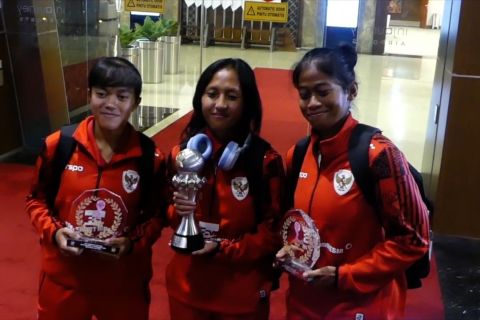 Juara AFF Women's Cup 2024, Timnas Garuda Pertiwi tiba di Tanah Air