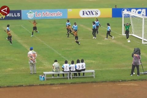 Cetak pesepakbola berprestasi lewat peningkatan kualitas guru olahraga