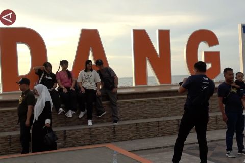 Sudah 3,5 juta wisatawan lokal dan 131 ribu wisman berwisata ke Padang