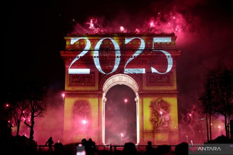 Pesta kembang api di berbagai penjuru dunia sambut 2025