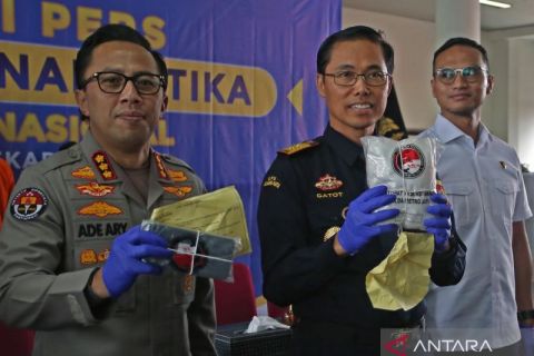 Operasi gabungan Bea Cukai dan Polri  berhasil menegah masuknya sabu-sabu dari Malaysia