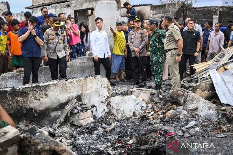 Wapres Gibran tinjau lokasi kebakaran Kemayoran