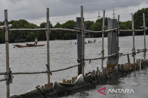 Diduga menyalahi Undang-Undang, KLH segel area proyek pagar laut di Kabupaten Bekasi