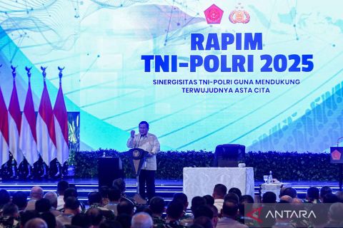 Presiden Prabowo minta Polri dan TNI mengabdi sepenuhnya untuk bangsa, negara, dan rakyat Indonesia