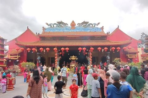 Menengok kerukunan umat beragama  di Vihara Avalokitesvara Banten