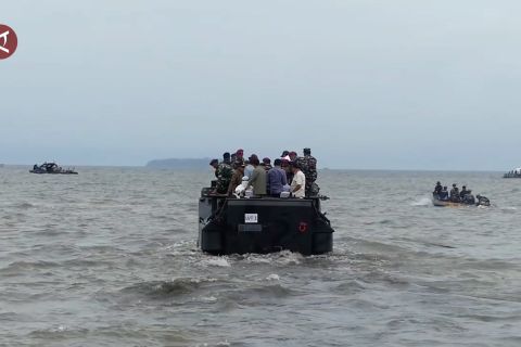 Bongkar pagar laut, Petugas gabungan gandeng nelayan targetkan 5 km