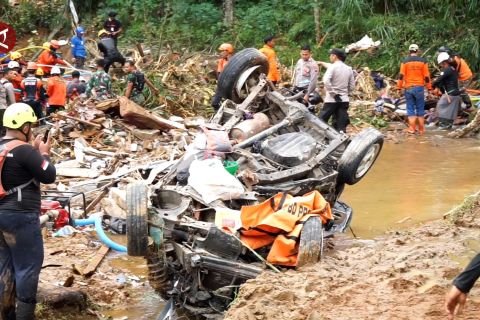 Masuki hari ketiga, korban jiwa longsor Pekalongan bertambah 4 orang