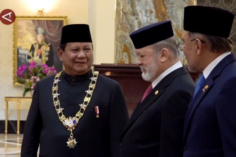 Presiden Prabowo terima tanda kehormatan tertinggi Kerajaan Johor
