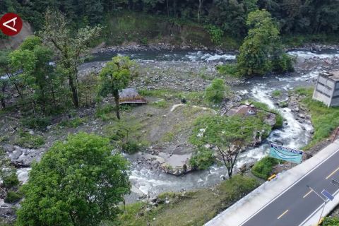 Gubernur ingatkan pemilik kosongkan bangunan di bantaran Sungai Anai