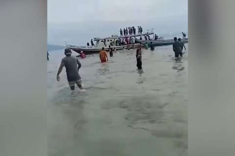 Speedboat tenggelam di Laut Seram, delapan orang meninggal dunia