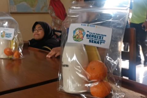 Peringati Hari Gizi dengan bagi makanan bergizi gratis di YPAC Solo