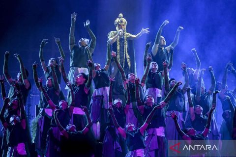 Konser 10 tahun perjalanan Yura Yunita di dunia industri musik