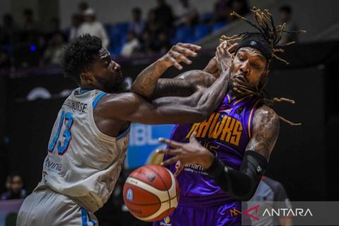 Tangerang Hawks Basketball kalahkan Bali United Basketball dengan skor 74-64