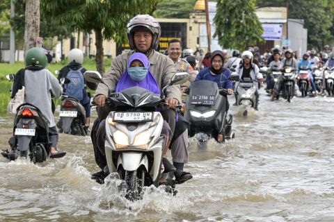 Curah hujan tinggi di Lombok sebabkan banjir di sejumlah lokasi