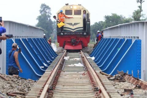 Penggantian jembatan kereta di daerah rawan banjir