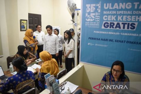Wapres Gibran Rakabuming Raka tinjau pelaksanaan cek kesehatan gratis di Samarinda